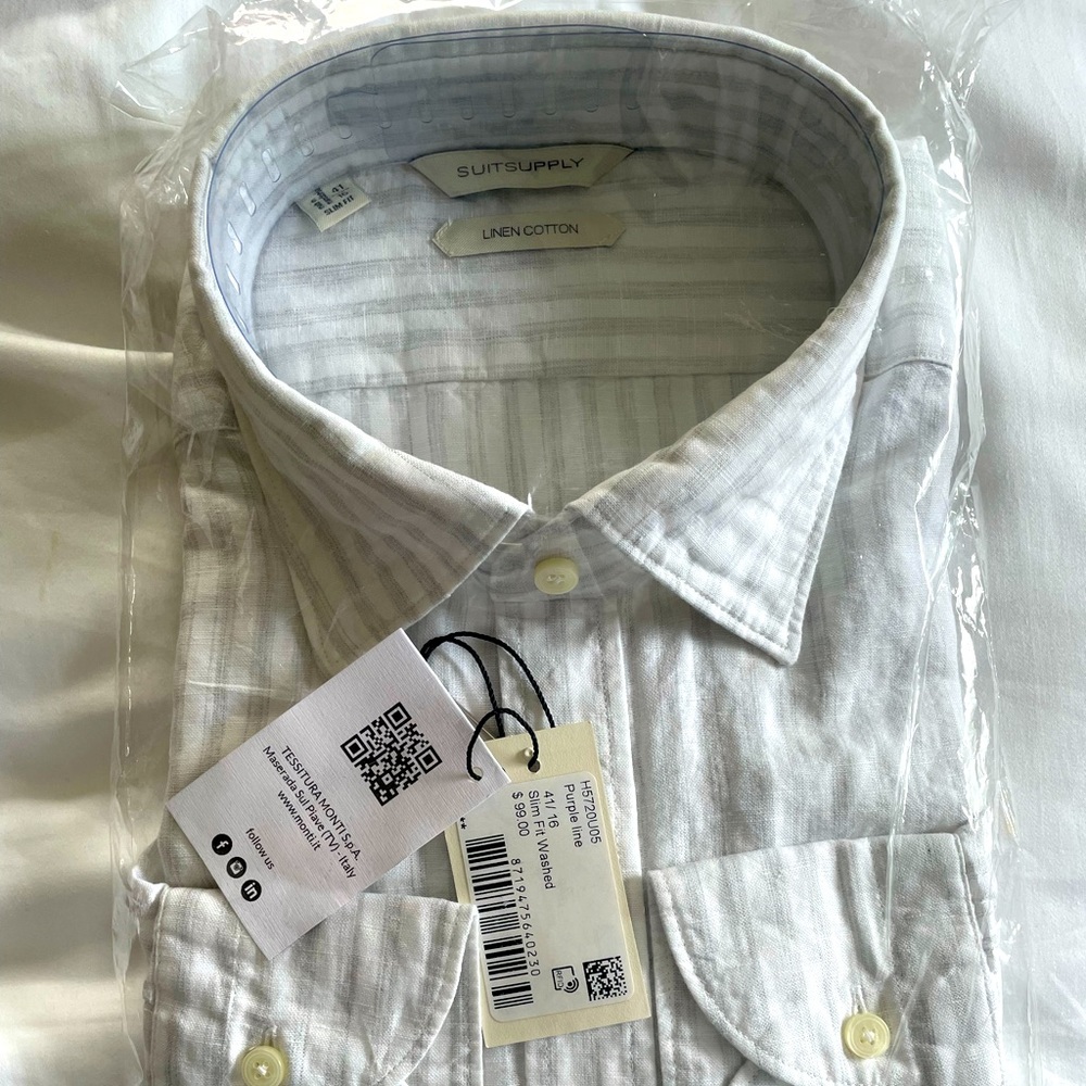 Suitsupply dress shirt. New with tags! 16/41
